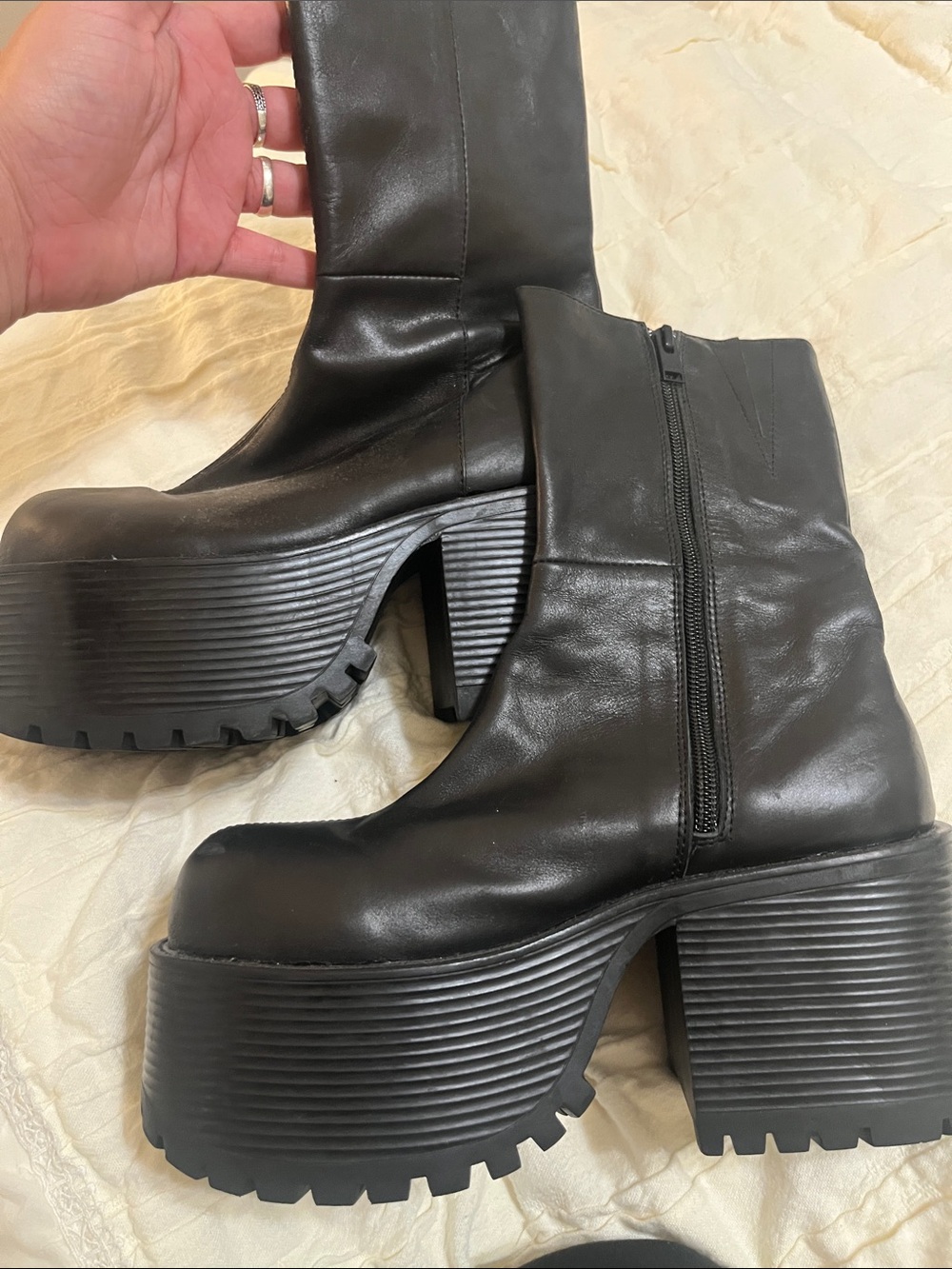 UNIF SLUG BOOTS